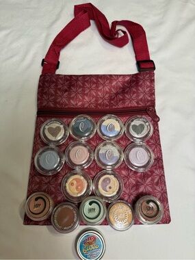 Caboodles & Jane 16 pc Set w Patterned Crossbody Bag & Assortment Eye & Lip gls